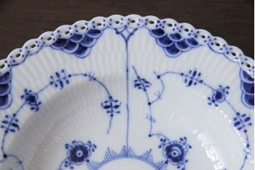 中古　ROYAL COPENHAGEN(ロイヤルコペンハーゲン)　ブルーフルーテッド　フルレース　23cmディーププレート2枚セット(スープディッシュ)(定価約7万5千円)(3)