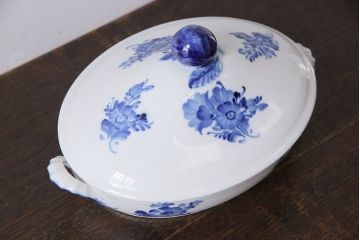 アンティーク雑貨　中古　ROYAL COPENHAGEN(ロイヤルコペンハーゲン)　ブルーフラワー　プレイン　蓋付きオーバルディッシュ(カーブ、ボウル)(2)