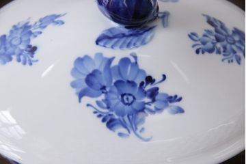 アンティーク雑貨　中古　ROYAL COPENHAGEN(ロイヤルコペンハーゲン)　ブルーフラワー　プレイン　蓋付きオーバルディッシュ(カーブ、ボウル)(2)