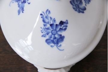 アンティーク雑貨　中古　ROYAL COPENHAGEN(ロイヤルコペンハーゲン)　ブルーフラワー　プレイン　蓋付きオーバルディッシュ(カーブ、ボウル)(2)