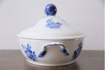 アンティーク雑貨　中古　ROYAL COPENHAGEN(ロイヤルコペンハーゲン)　ブルーフラワー　プレイン　蓋付きオーバルディッシュ(カーブ、ボウル)(2)
