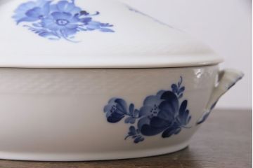 アンティーク雑貨　中古　ROYAL COPENHAGEN(ロイヤルコペンハーゲン)　ブルーフラワー　プレイン　蓋付きオーバルディッシュ(カーブ、ボウル)(2)