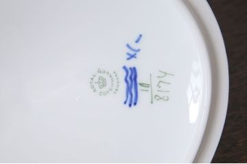 アンティーク雑貨　中古　ROYAL COPENHAGEN(ロイヤルコペンハーゲン)　ブルーフラワー　プレイン　蓋付きオーバルディッシュ(カーブ、ボウル)(2)