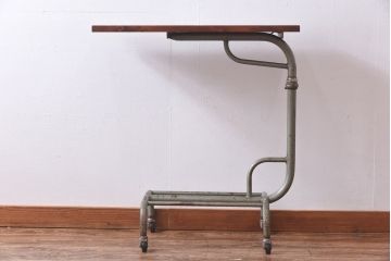 当店リメイク　オリジナルペイント　ジャンクスタイルにおすすめなキャスター付きサイドテーブル(作業台)