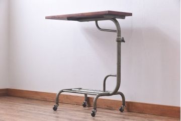 当店リメイク　オリジナルペイント　ジャンクスタイルにおすすめなキャスター付きサイドテーブル(作業台)