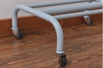 当店リメイク　フレンチナチュラルにぴったりなキャスター付きペイントサイドテーブル(作業台)(1)