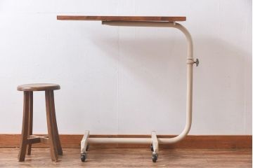 当店リメイク　ナチュラルな空間におすすめなキャスター付きペイントサイドテーブル(作業台)(1)
