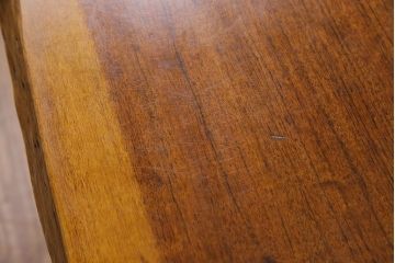中古　国産品　天板一枚板!　モンキーポッド材　金褐色と木目が目を引くダイニングテーブル(作業台)
