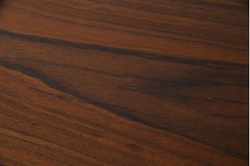 中古　国産品　天板一枚板!　モンキーポッド材　金褐色と木目が目を引くダイニングテーブル(作業台)
