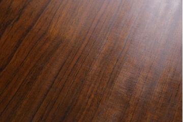 中古　国産品　天板一枚板!　モンキーポッド材　金褐色と木目が目を引くダイニングテーブル(作業台)
