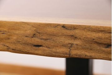 中古　国産品　天板一枚板!　モンキーポッド材　金褐色と木目が目を引くダイニングテーブル(作業台)