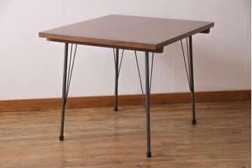 ヒバ材使用　リメイク　インダストリアルな空間作りにおすすめの鉄脚テーブル(サイドテーブル、カフェテーブル)