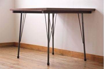 ヒバ材使用　リメイク　インダストリアルな空間作りにおすすめの鉄脚テーブル(サイドテーブル、カフェテーブル)
