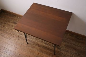 ヒバ材使用　リメイク　インダストリアルな空間作りにおすすめの鉄脚テーブル(サイドテーブル、カフェテーブル)