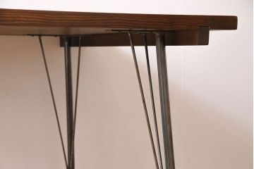 ヒバ材使用　リメイク　インダストリアルな空間作りにおすすめの鉄脚テーブル(サイドテーブル、カフェテーブル)