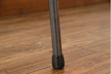 ヒバ材使用　リメイク　インダストリアルな空間作りにおすすめの鉄脚テーブル(サイドテーブル、カフェテーブル)