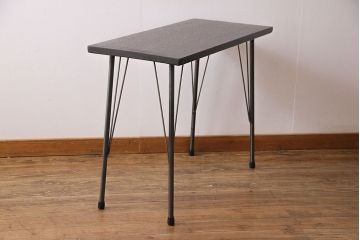 古材使用　ジャンクな雰囲気の佇まいが格好いいリメイク鉄脚テーブル(サイドテーブル、カフェテーブル)