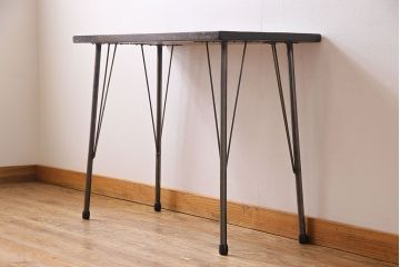 古材使用　ジャンクな雰囲気の佇まいが格好いいリメイク鉄脚テーブル(サイドテーブル、カフェテーブル)