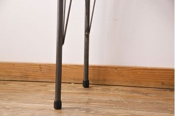 古材使用　ジャンクな雰囲気の佇まいが格好いいリメイク鉄脚テーブル(サイドテーブル、カフェテーブル)
