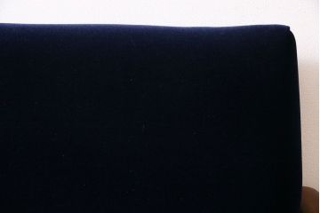 レトロ家具　レトロな空間作りに活躍するアーム付き2Pソファ(ラブソファ、二人掛け)