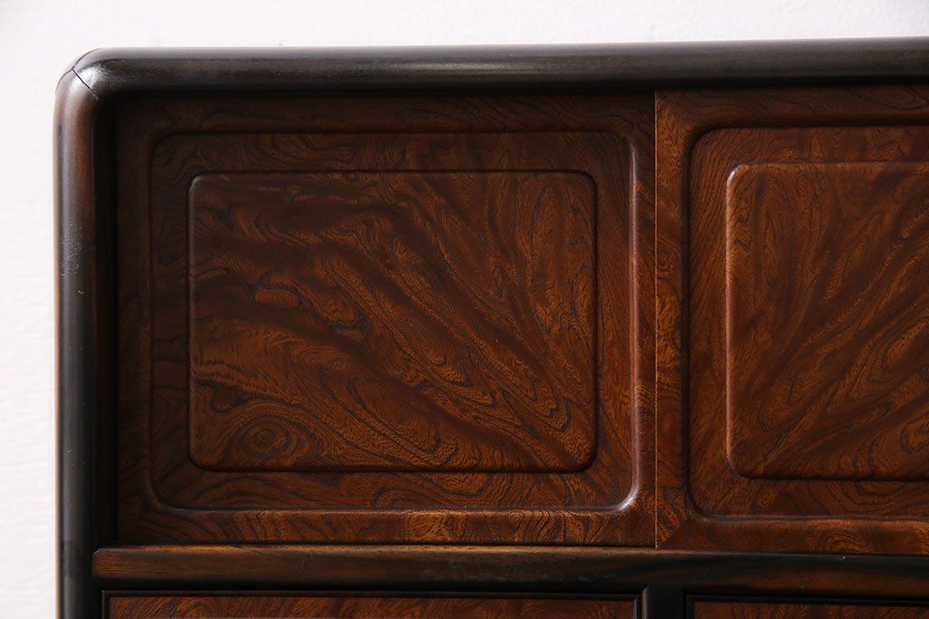 アンティーク家具　極上品!　指物　黒柿材・ケヤキ玉杢材　秀逸な素材と技が詰め込まれた卓上戸棚(小物収納)