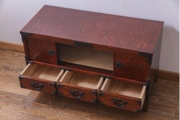 当店リメイク家具　岩谷堂箪笥　4枚引き戸　花型の金具が付いた上品なローボード(戸棚)