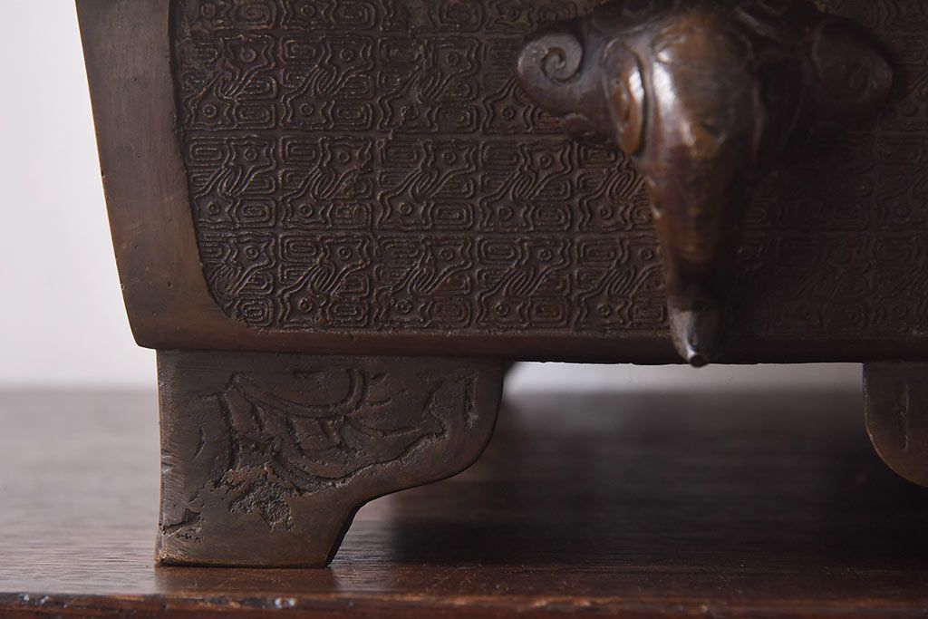 アンティーク雑貨　古民具・骨董　龍鳳凰　細部まで施された意匠が目を引く水盤(花器)