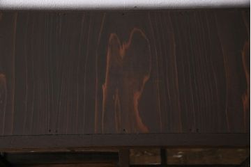 アンティーク家具　大正ロマン　栗材の渋い色合いが魅力的な薄型ガラスケース(飾り棚、ディスプレイラック、収納棚)