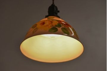 オールドノリタケ・則武(日陶)　ローズ(薔薇)　鮮やかな絵柄が目を引く電笠(天井照明、シェード)