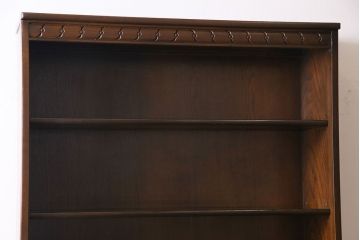 ヴィンテージ家具　ERCOL(アーコール)　イギリスビンテージ　Old Colonial(オールドコロニアル)　ニレ材　気品と風格が漂うオープンブックケース(本棚、ブックシェルフ、食器棚)