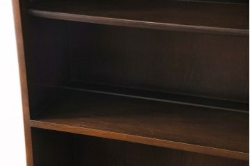 ヴィンテージ家具　ERCOL(アーコール)　イギリスビンテージ　Old Colonial(オールドコロニアル)　ニレ材　気品と風格が漂うオープンブックケース(本棚、ブックシェルフ、食器棚)