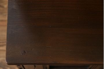 ヴィンテージ家具　ERCOL(アーコール)　イギリスビンテージ　Old Colonial(オールドコロニアル)　ニレ材　気品と風格が漂うオープンブックケース(本棚、ブックシェルフ、食器棚)