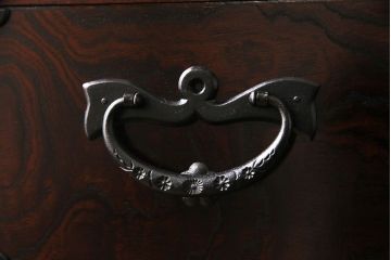 中古美品　岩谷堂箪笥　はやて1号　かくし付き　羽牡丹の金具が目を引く和タンス(整理箪笥、衣装箪笥、チェスト)(定価約42万円)