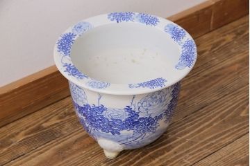 アンティーク雑貨　昭和初期　牡丹の図　脚付きのシルエットが目を引く植木鉢