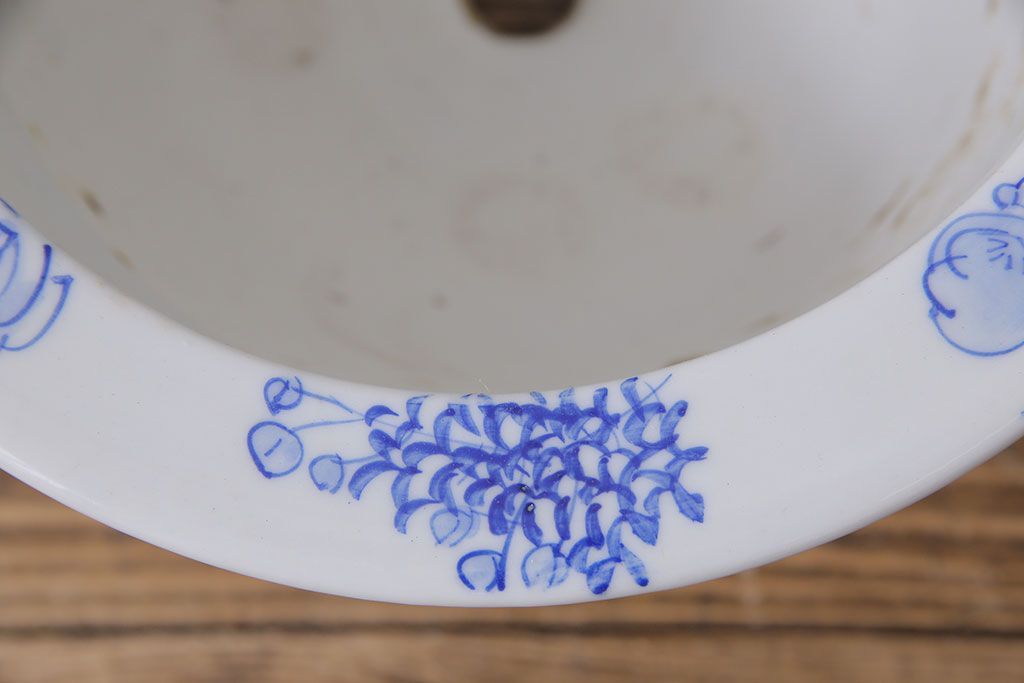 アンティーク雑貨　昭和初期　牡丹の図　脚付きのシルエットが目を引く植木鉢