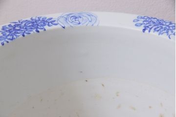 アンティーク雑貨　昭和初期　牡丹の図　脚付きのシルエットが目を引く植木鉢