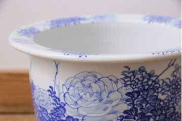 アンティーク雑貨　昭和初期　牡丹の図　脚付きのシルエットが目を引く植木鉢