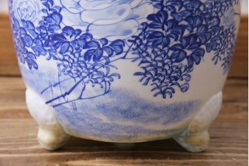 アンティーク雑貨　昭和初期　牡丹の図　脚付きのシルエットが目を引く植木鉢