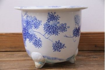 アンティーク雑貨　昭和初期　牡丹の図　脚付きのシルエットが目を引く植木鉢