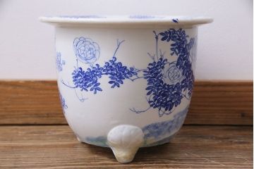 アンティーク雑貨　昭和初期　牡丹の図　脚付きのシルエットが目を引く植木鉢
