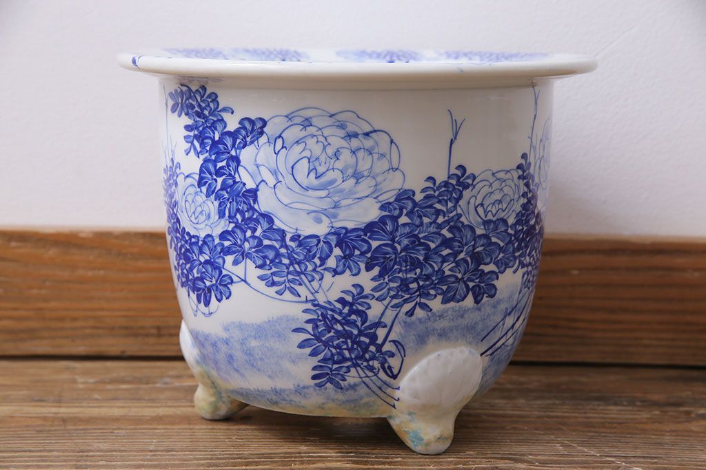 アンティーク雑貨　昭和初期　牡丹の図　脚付きのシルエットが目を引く植木鉢