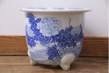 アンティーク雑貨　昭和初期　牡丹の図　脚付きのシルエットが目を引く植木鉢