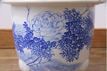 アンティーク雑貨　昭和初期　牡丹の図　脚付きのシルエットが目を引く植木鉢