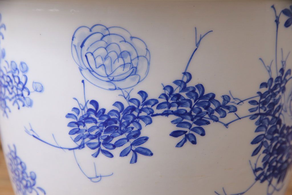 アンティーク雑貨　昭和初期　牡丹の図　脚付きのシルエットが目を引く植木鉢