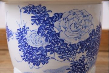 アンティーク雑貨　昭和初期　牡丹の図　脚付きのシルエットが目を引く植木鉢