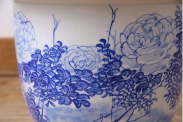 アンティーク雑貨　昭和初期　牡丹の図　脚付きのシルエットが目を引く植木鉢