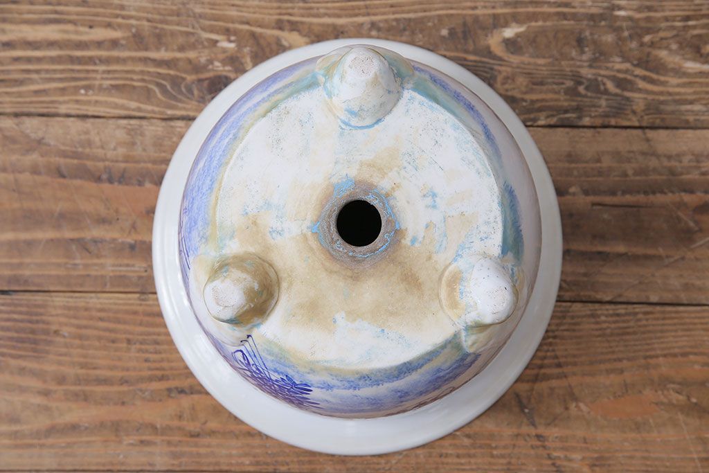 アンティーク雑貨　昭和初期　牡丹の図　脚付きのシルエットが目を引く植木鉢