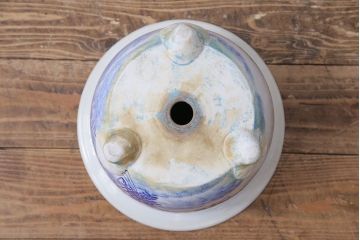 アンティーク雑貨　昭和初期　牡丹の図　脚付きのシルエットが目を引く植木鉢