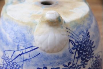 アンティーク雑貨　昭和初期　牡丹の図　脚付きのシルエットが目を引く植木鉢