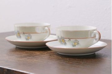 オールドノリタケ(則武・日陶)　ヤジロベー印　ポップな色合いが可愛らしいカップ&ソーサー2客セット(洋食器)(1)